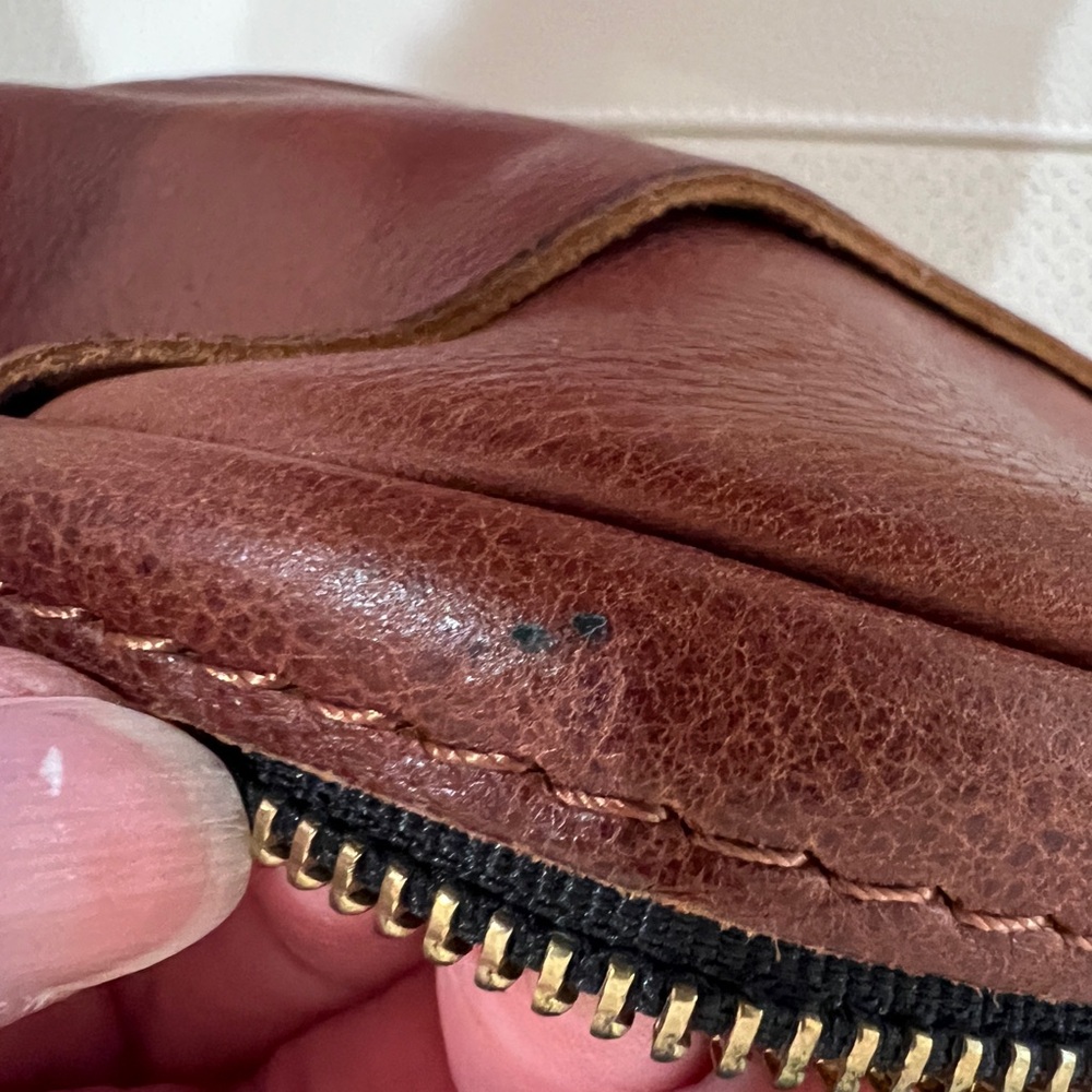 Portland leather crossbody and wallet - Picture 3 of 13